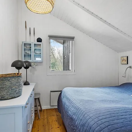 4 Bedroom Beautiful In بيت للعطل Nordenbro Vesteregn