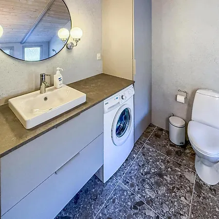 בית נופש 4 Bedroom Beautiful Home In Humble